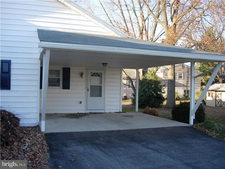 1424 Liggett Avenue Reading, PA 19607 - Photo 2 of 17