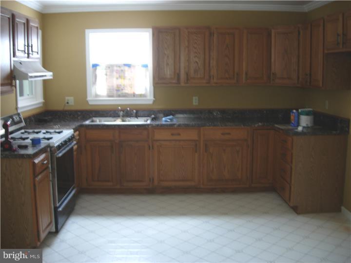 1424 Liggett Avenue Reading, PA 19607 - Photo 13 of 17