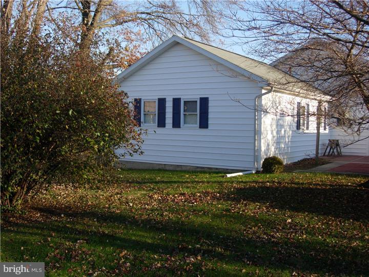 1424 Liggett Avenue Reading, PA 19607 - Photo 5 of 17
