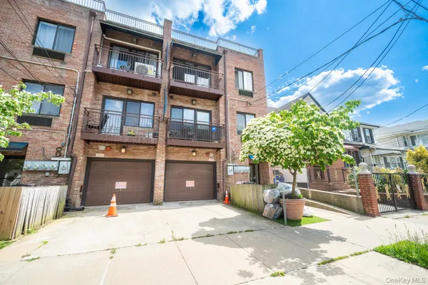 $479,000 | 175-24 89th Avenue, Unit C | Eastwood