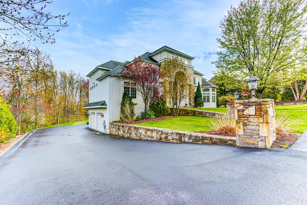 26 Coachman Ridge Road Shrewsbury, MA 01545 - Photo 3 of 42 Gallery Image 3