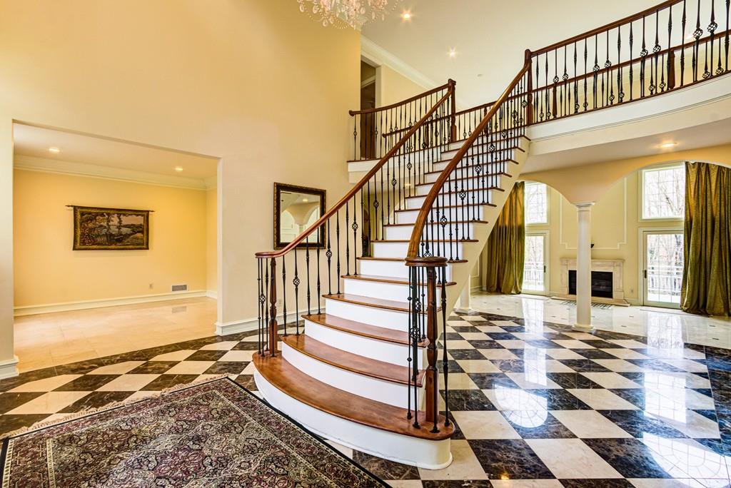 26 Coachman Ridge Road Shrewsbury, MA 01545 - Photo 8 of 42 Gallery Image 8