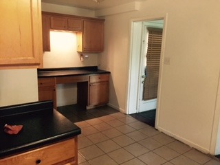 3911 Merioneth Drive Crete, IL 60417 - Photo 13 of 19 a kitchen with washing machine and a window