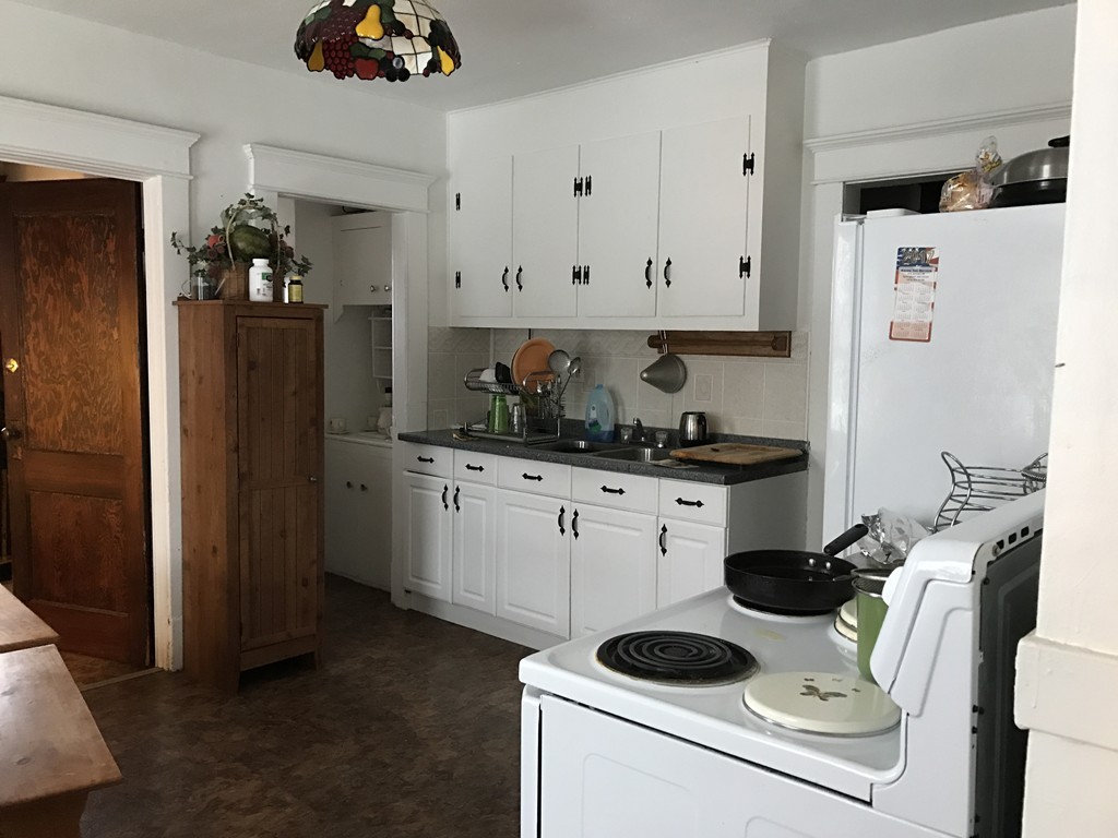 18-20 Governor Street Springfield, MA 01104 - Photo 3 of 21 Gallery Image 3