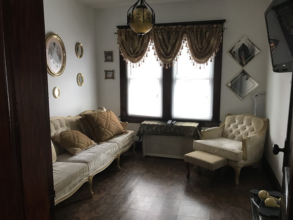 18-20 Governor Street Springfield, MA 01104 - Photo 5 of 21 Gallery Image 5