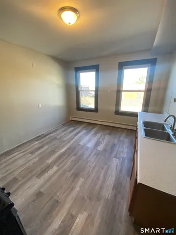 $1,275 | 850 Park Street, Unit 3E, Hartford, CT 06106