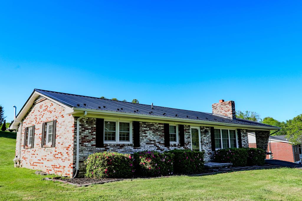 265 Locust Point Road Saltville, VA 24370 - Photo 2 of 36 Gallery Image 2