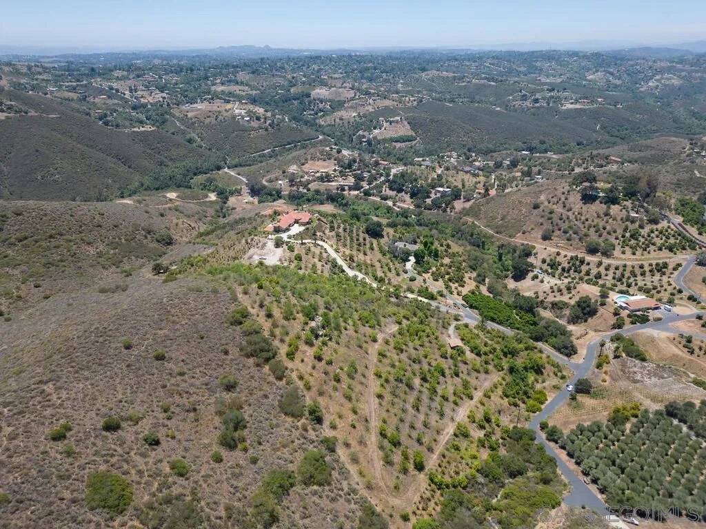 0 El Coyote Run, Unit PM02721 Fallbrook, CA 92028 - Photo 6 of 19 a view of a city