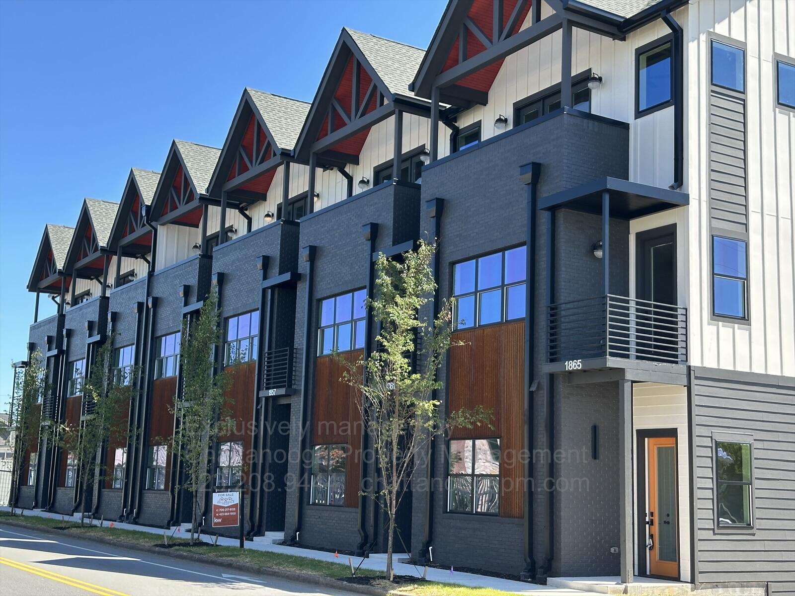 1861 Zeta Way Chattanooga, TN 37404 - Photo 1 of 34 eZy Watermark_10-10-2025_07-34-16-4590AM