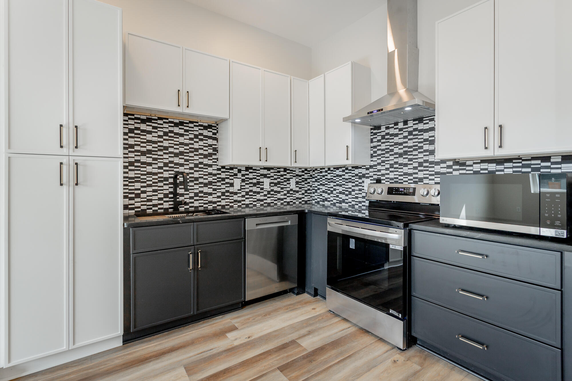 1861 Zeta Way Chattanooga, TN 37404 - Photo 3 of 34 1859 Xeta Way HD-18