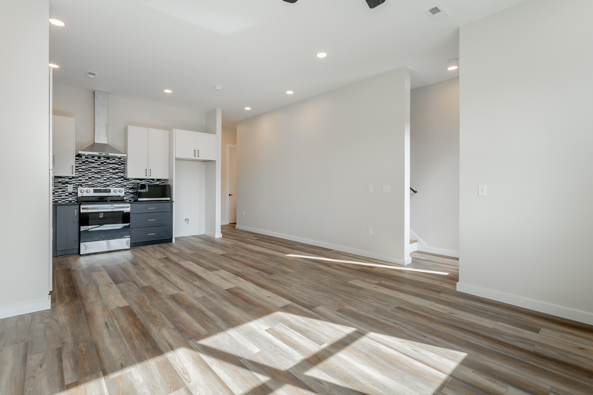 1861 Zeta Way Chattanooga, TN 37404 - Photo 4 of 34 1859 Xeta Way HD-23