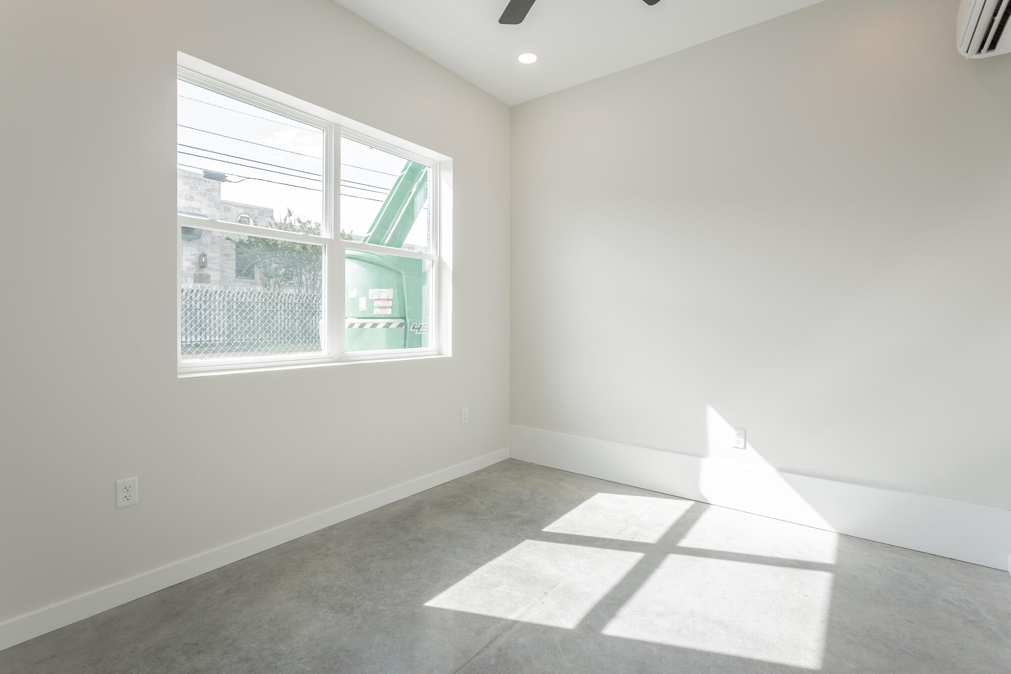 1861 Zeta Way Chattanooga, TN 37404 - Photo 10 of 34 1859 Xeta Way HD-4