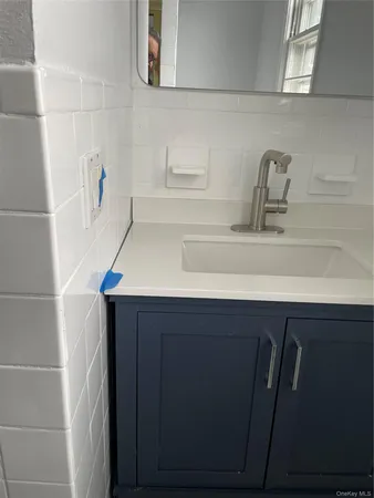 a close view of sink