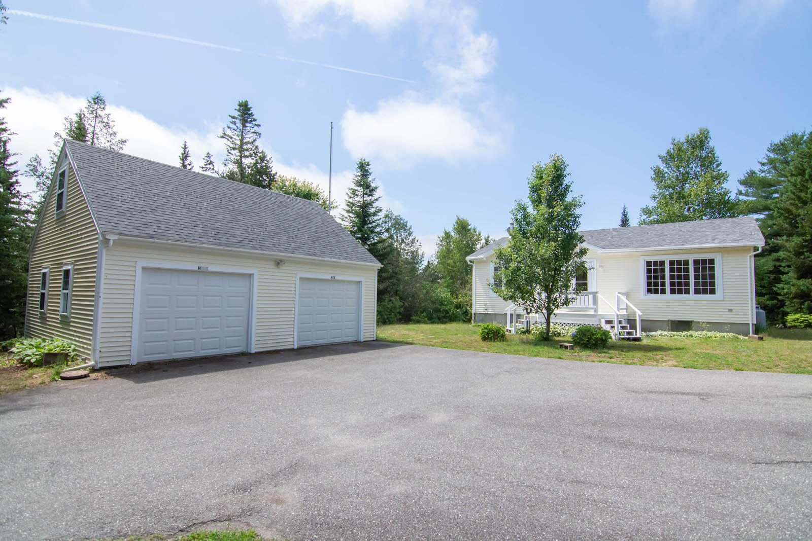 Front w:Garage