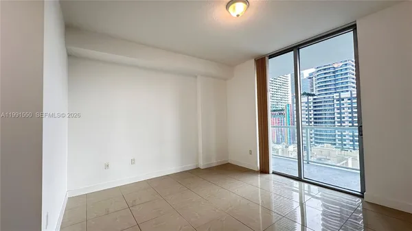$3,000 | 79 Southwest 12th Street, Unit 1102S, Miami, FL 33130