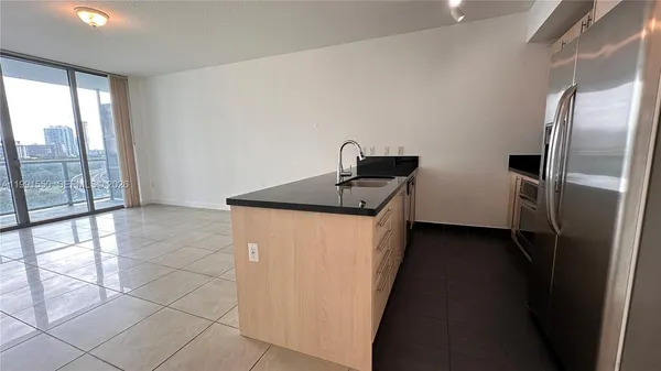 $3,000 | 79 Southwest 12th Street, Unit 1102S, Miami, FL 33130