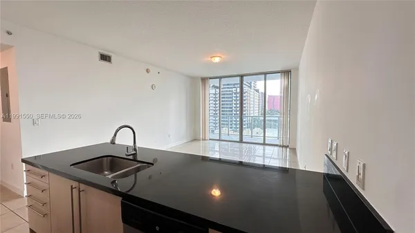 $3,000 | 79 Southwest 12th Street, Unit 1102S, Miami, FL 33130