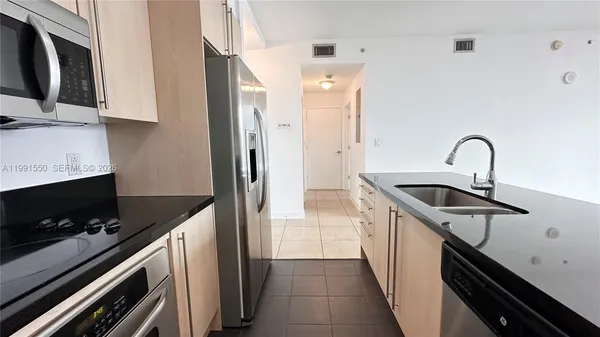 $3,000 | 79 Southwest 12th Street, Unit 1102S, Miami, FL 33130