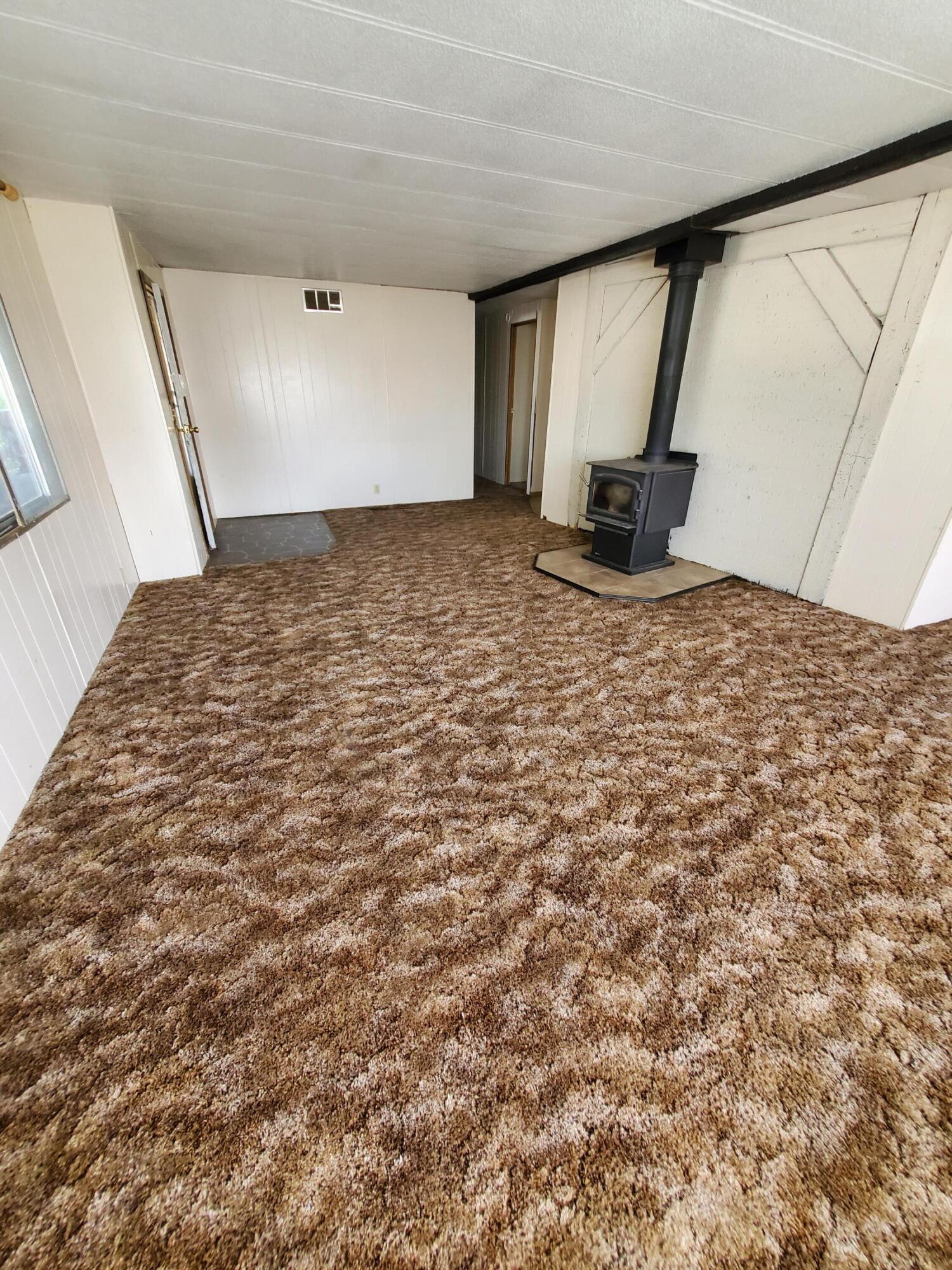 7552 Edwards Road Prineville, OR 97754 - Photo 16 of 19 Front Room