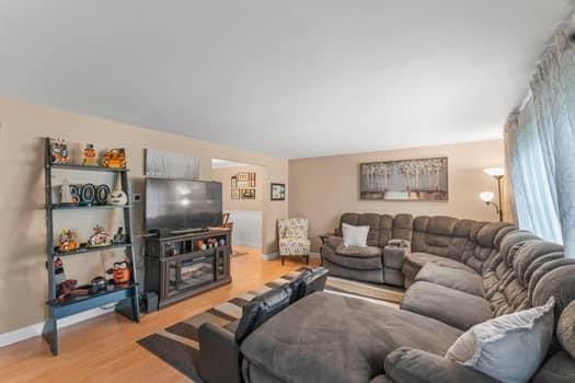 218 Parkedge Road Green Tree, PA 15220 - Photo 5 of 26 Gallery Image 5