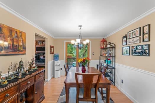 218 Parkedge Road Green Tree, PA 15220 - Photo 8 of 26 Gallery Image 8