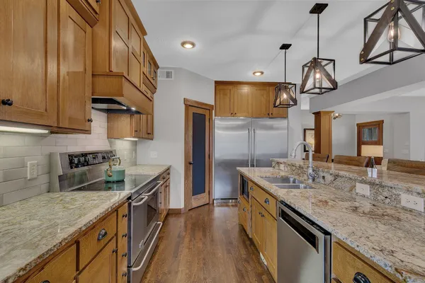 $599,900 | 921 19th Avenue North, Sartell, MN 56377
