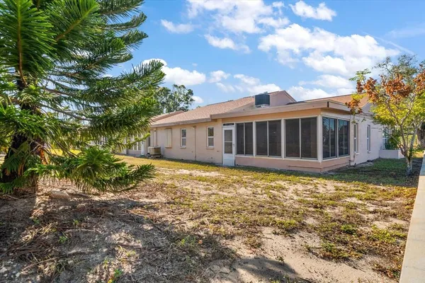 $1,995 | 3954 Sailmaker Lane, Holiday, FL 34691