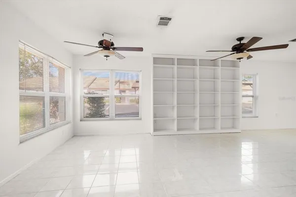 $1,995 | 3954 Sailmaker Lane, Holiday, FL 34691