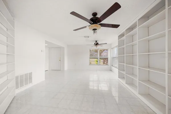 $1,995 | 3954 Sailmaker Lane, Holiday, FL 34691