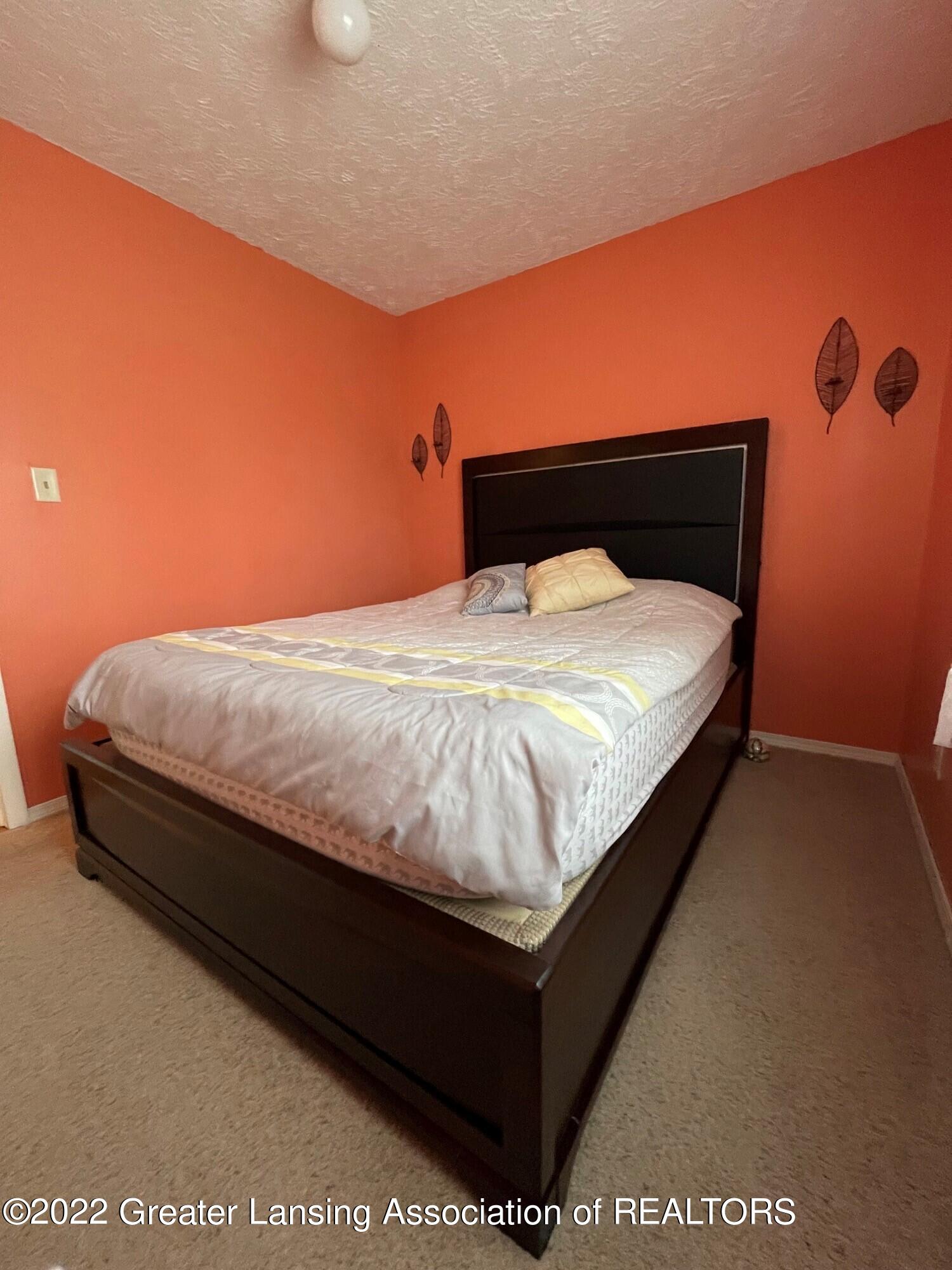 614 West Holmes Road Lansing, MI 48910 - Photo 21 of 42 20