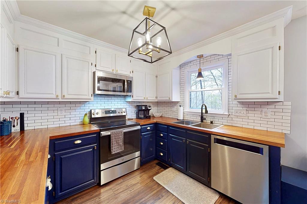 5202 Candlewick Road Greensboro, NC 27455 - Photo 2 of 31 Gallery Image 2