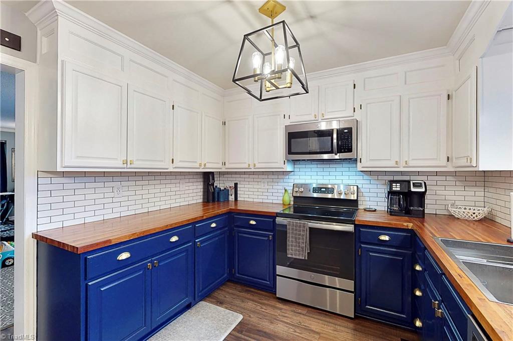 5202 Candlewick Road Greensboro, NC 27455 - Photo 3 of 31 Gallery Image 3