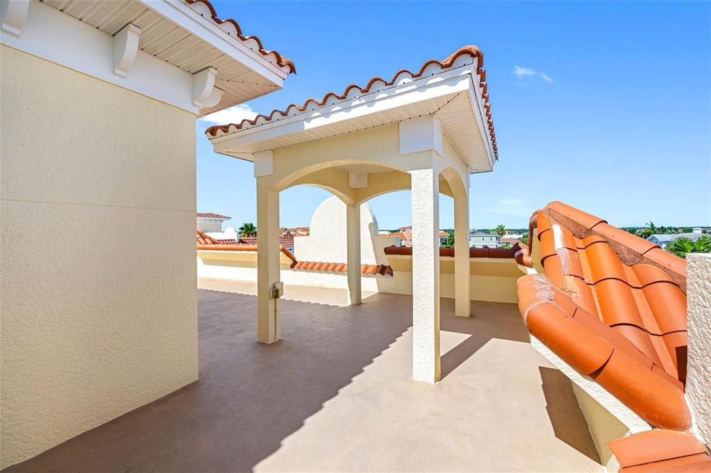 146 175th Terrace Drive East Redington Shores, FL 33708 - Photo 38 of 51 a view of living room with furniture