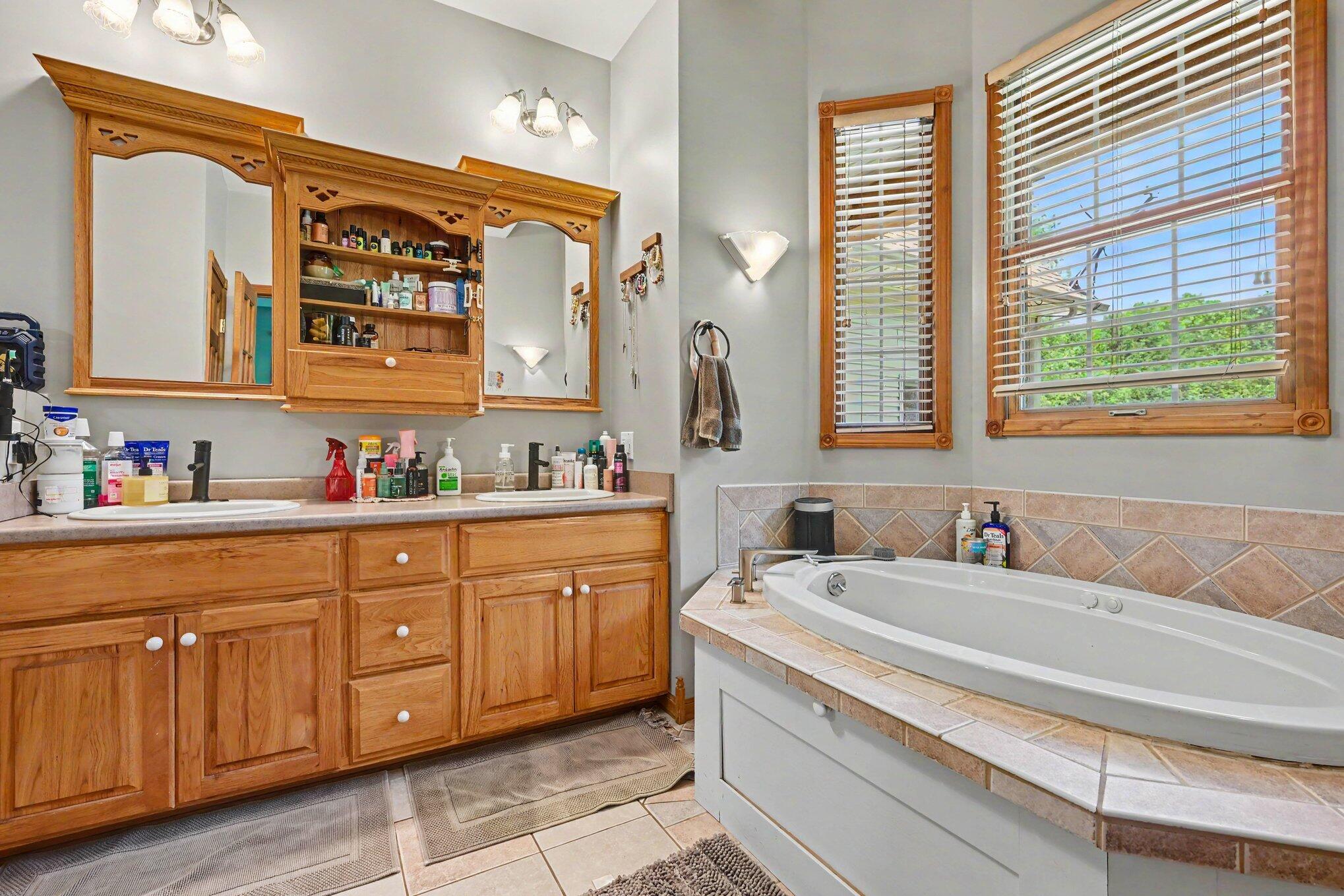 15757 Oakshore Drive Three Rivers, MI 49093 - Photo 13 of 26 014_file_8976