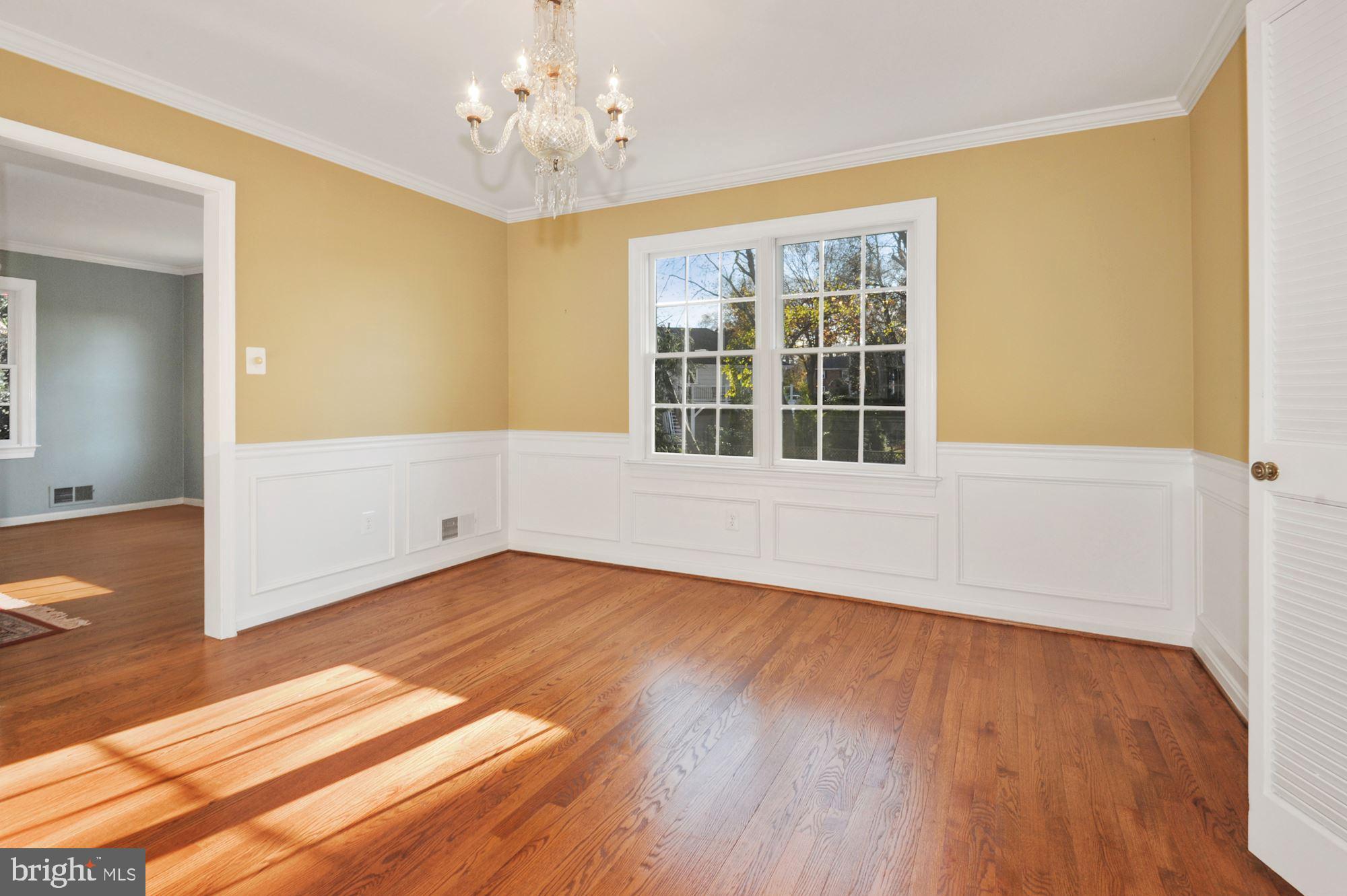 2101 Old Stage Road Alexandria, VA 22308 - Photo 13 of 45 Separate DR + exquisite chandelir