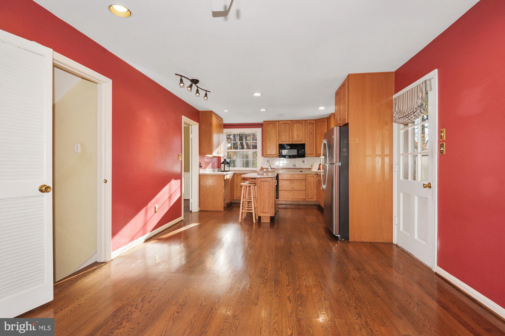 2101 Old Stage Road Alexandria, VA 22308 - Photo 20 of 45 Entry to LL and carport convenient to kitchen