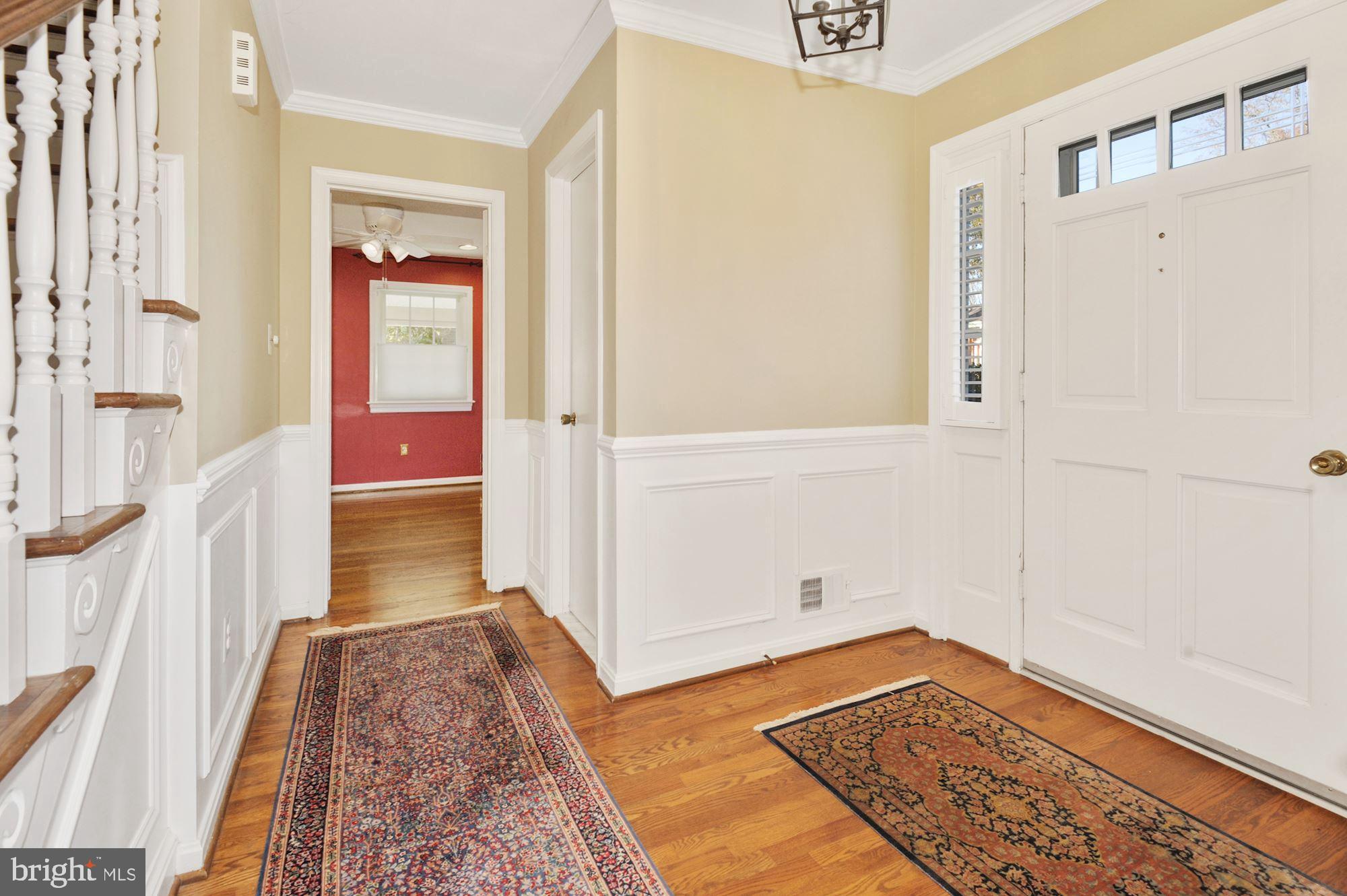 2101 Old Stage Road Alexandria, VA 22308 - Photo 22 of 45 Hall from kitchen to foyer