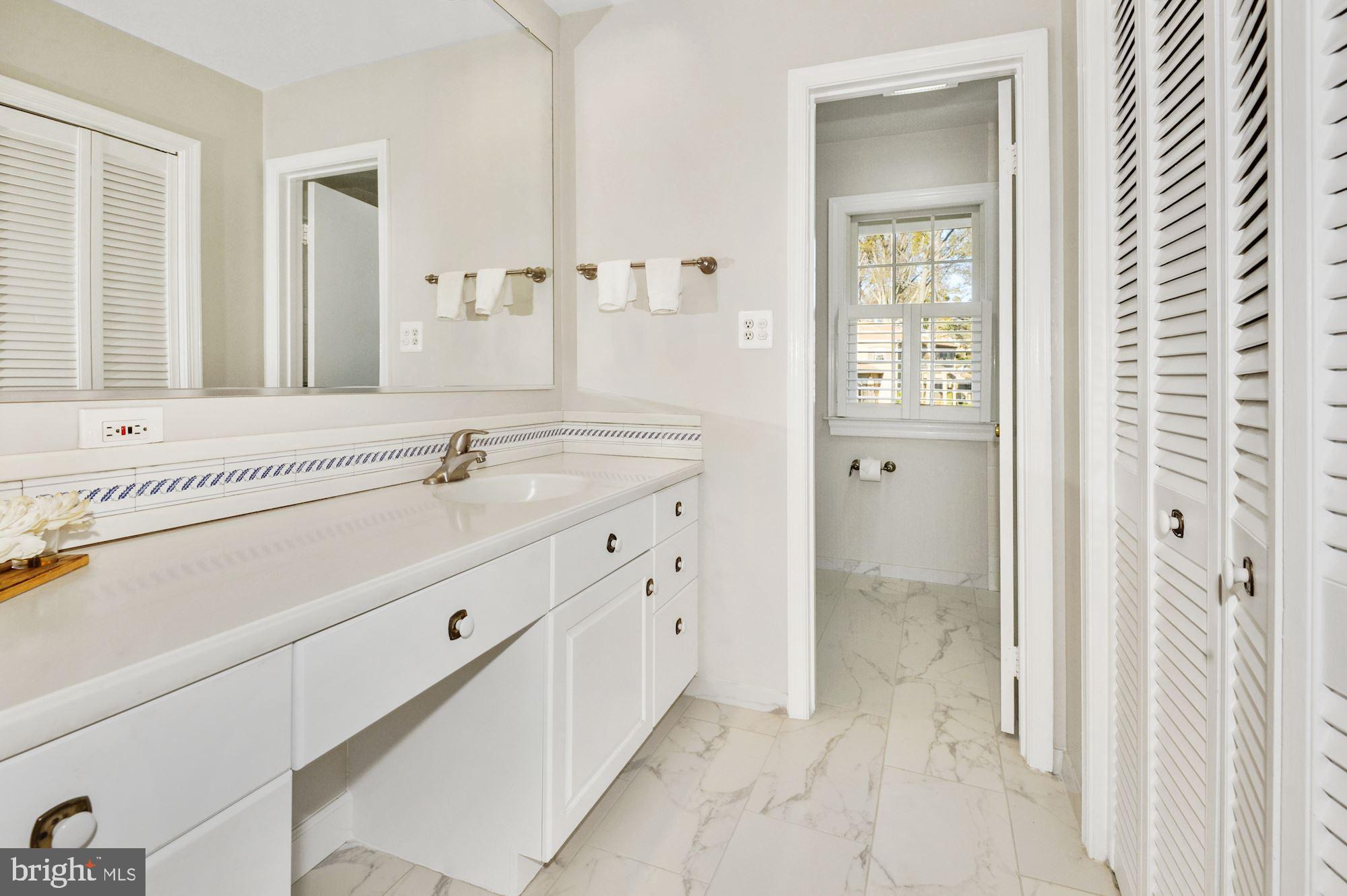 2101 Old Stage Road Alexandria, VA 22308 - Photo 29 of 45 Large vanity area
