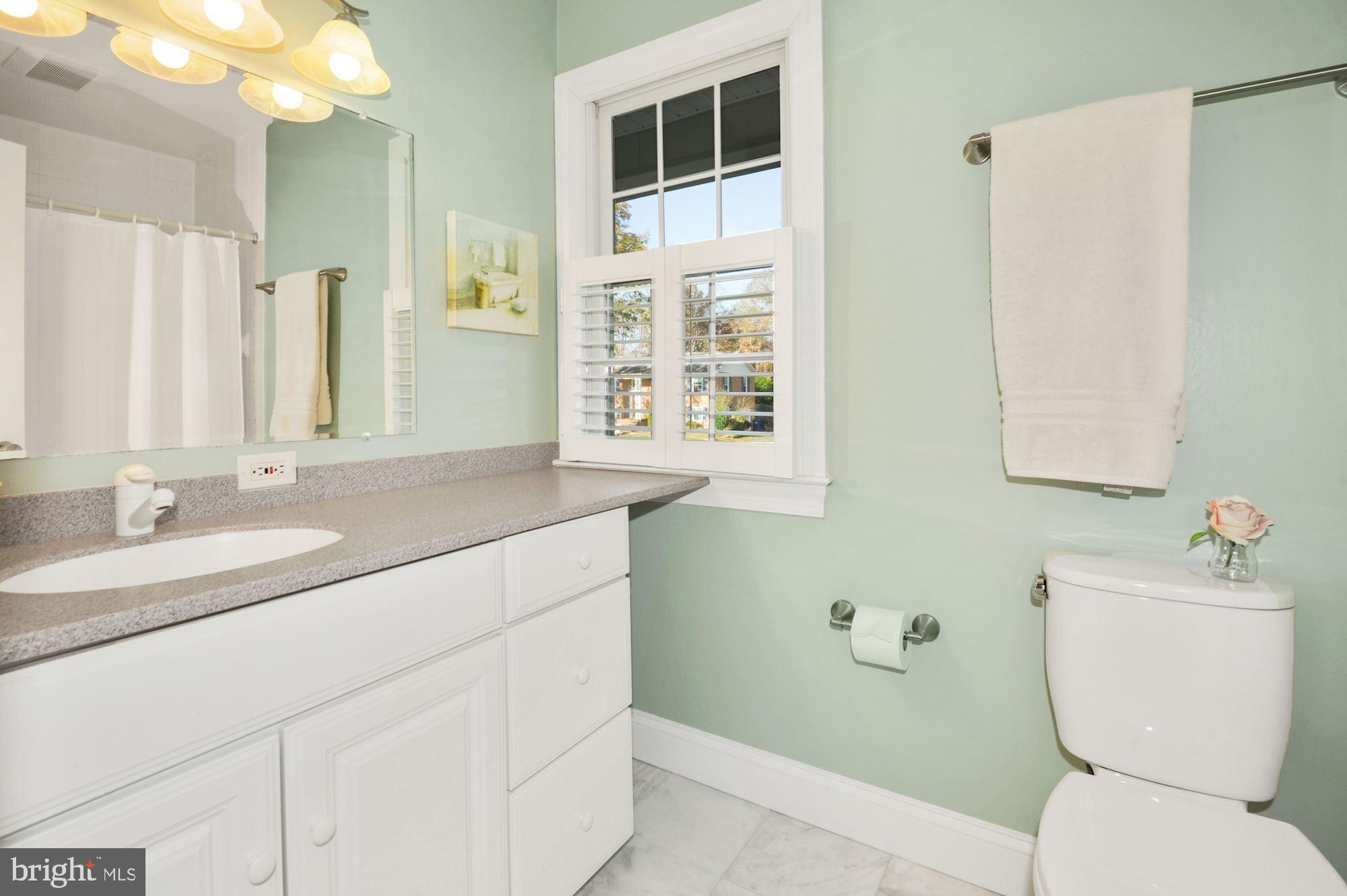 2101 Old Stage Road Alexandria, VA 22308 - Photo 34 of 45 Upstairs full hall bath
