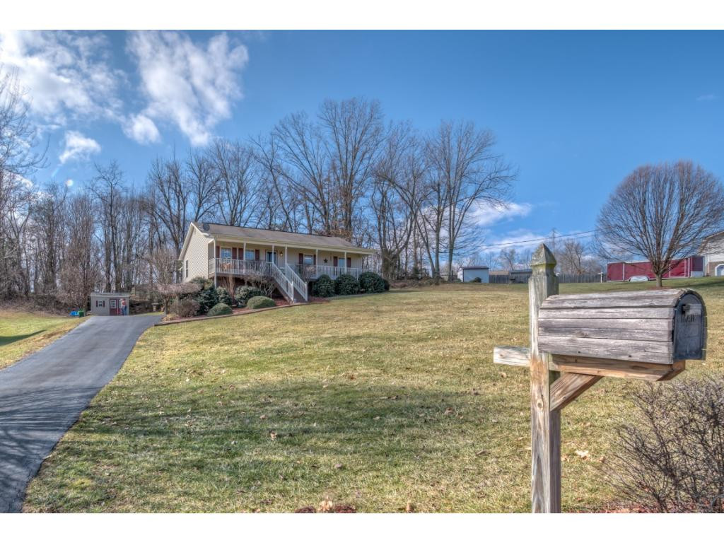 204 Maple Ridge Drive Jonesborough, TN 37659 - Photo 1 of 32 Photo 1