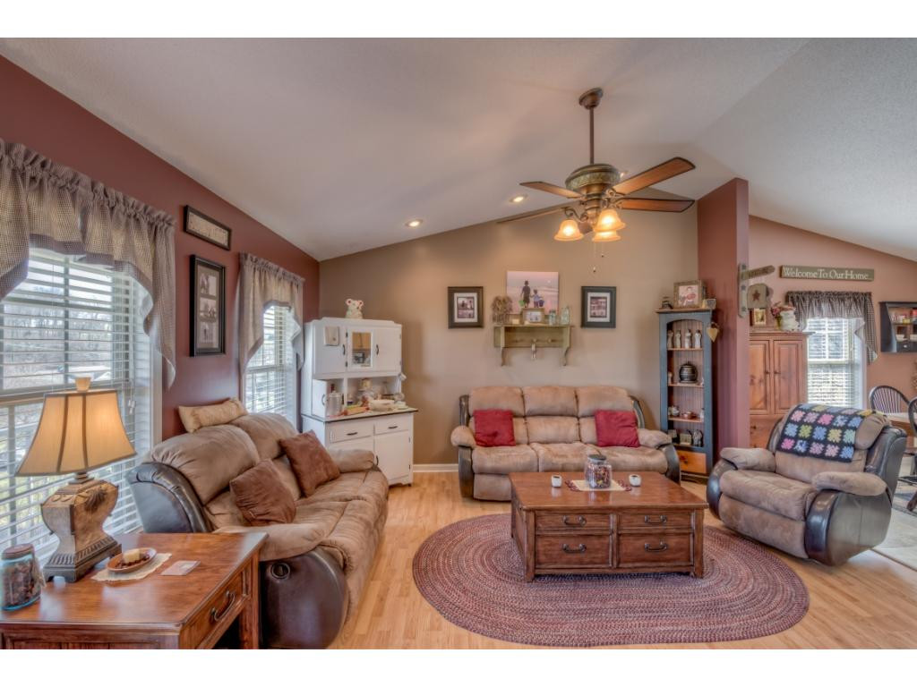 204 Maple Ridge Drive Jonesborough, TN 37659 - Photo 2 of 32 Photo 2