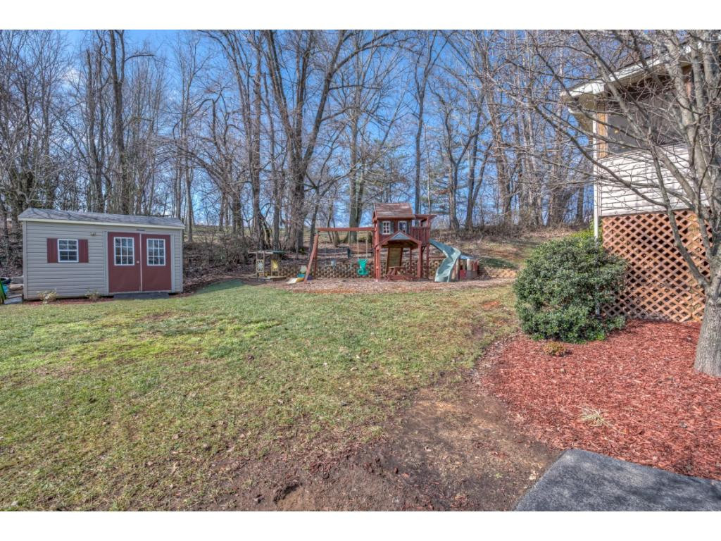204 Maple Ridge Drive Jonesborough, TN 37659 - Photo 27 of 32 Photo 27
