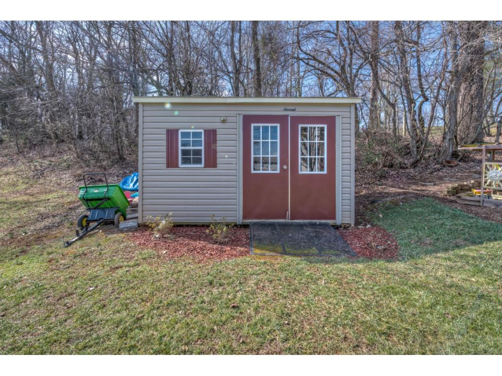 204 Maple Ridge Drive Jonesborough, TN 37659 - Photo 30 of 32 Photo 30
