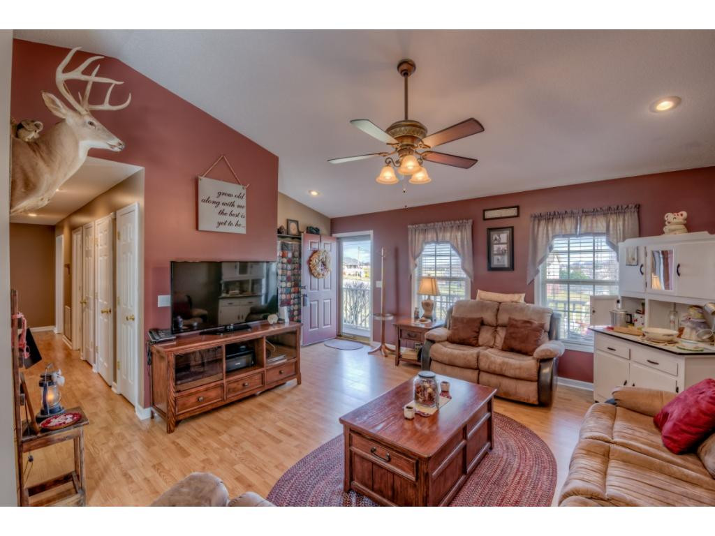 204 Maple Ridge Drive Jonesborough, TN 37659 - Photo 3 of 32 Photo 3
