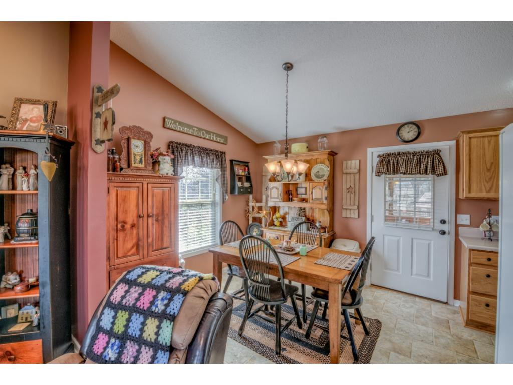 204 Maple Ridge Drive Jonesborough, TN 37659 - Photo 4 of 32 Photo 4