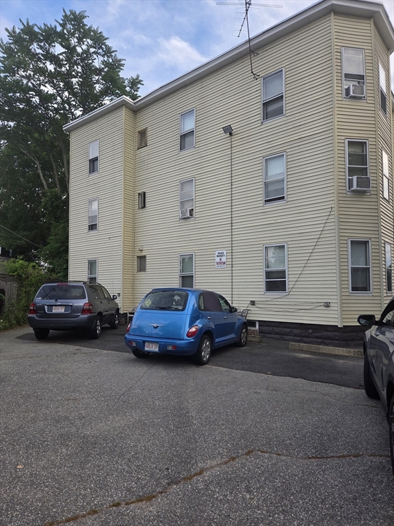 109 Grover Street Springfield, MA 01104 - Photo 3 of 8