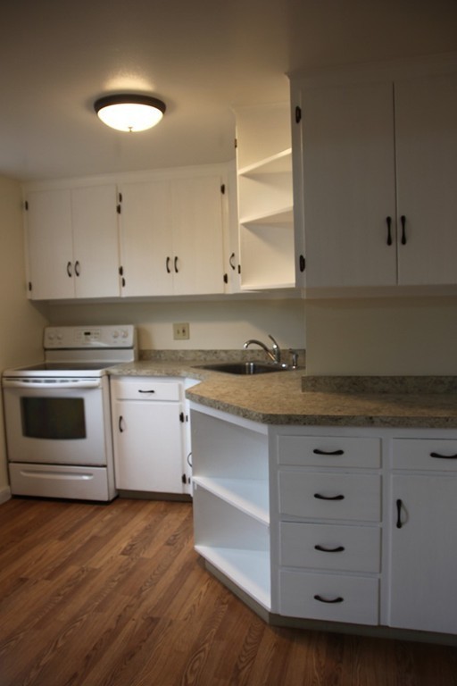 375 Pelham Road Amherst, MA 01002 - Photo 6 of 24