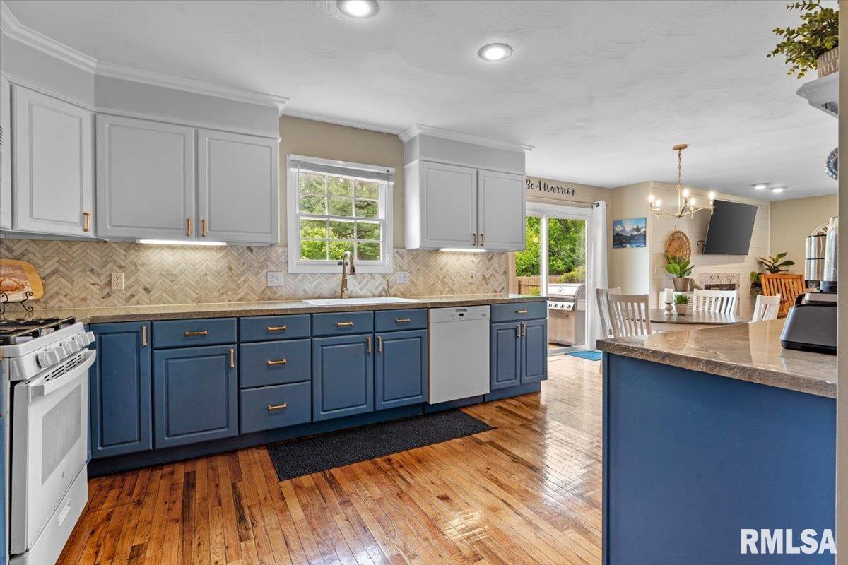 4414 Comanche Drive Springfield, IL 62711 - Photo 8 of 48 Gallery Image 8