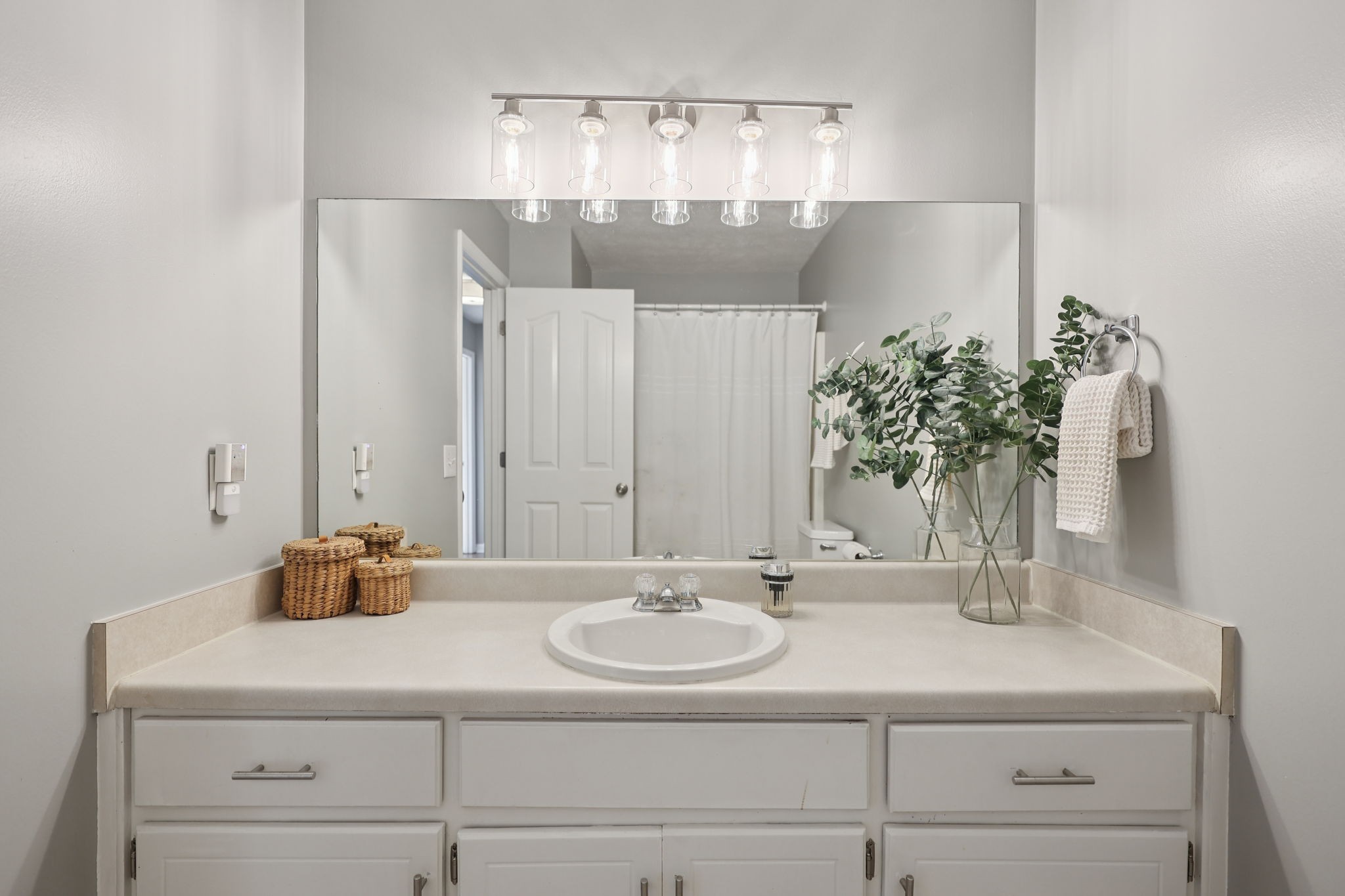 403 Acorn Court Smyrna, TN 37167 - Photo 21 of 34 a bathroom with a sink and a mirror