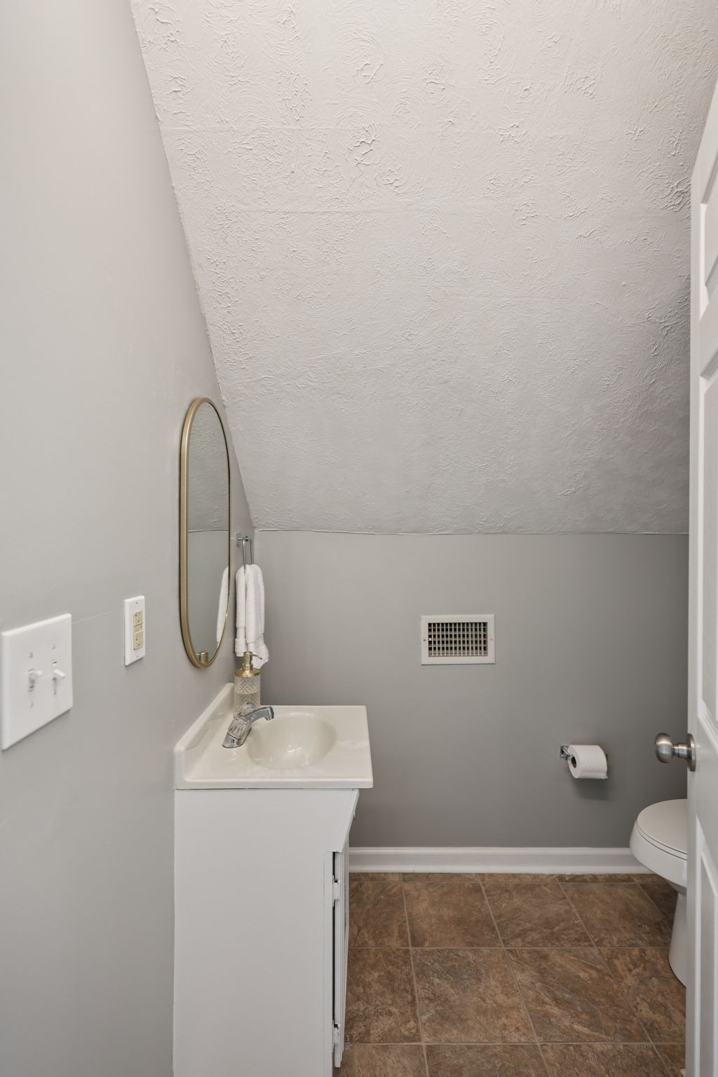 403 Acorn Court Smyrna, TN 37167 - Photo 29 of 34 a bathroom with a sink and mirror